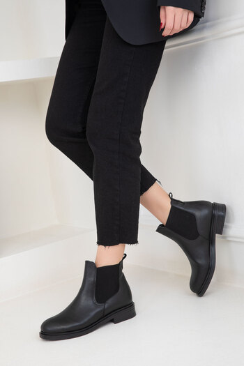 SOHO Women's Black Boots - 20004 Model Bootie