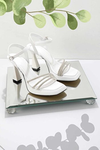 Bambi White Women's Classic Heeled Shoes K05215401009