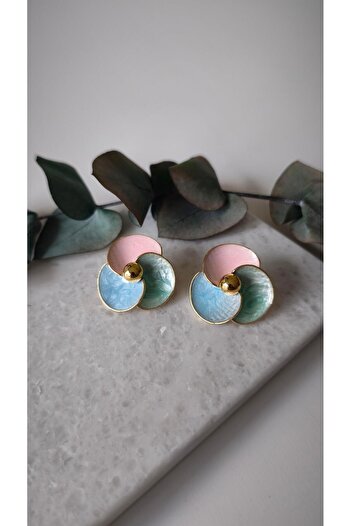 VOBEEYKU Gold Detailed Flower Earrings