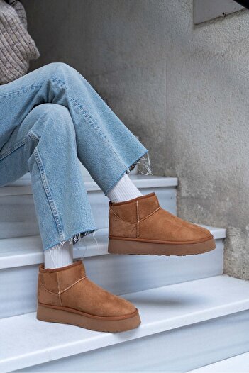 NİŞANTAŞI SHOES Μίνι γυναικείες μπότες με χοντρή σόλα με γούνα καστόρι