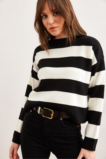 Olalook Black Striped Crew Neck Sweater - Kzk- 19000932