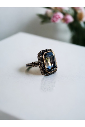 FAYRA ACCESSORIES Baguette Ring - Crystal Stone Detailed