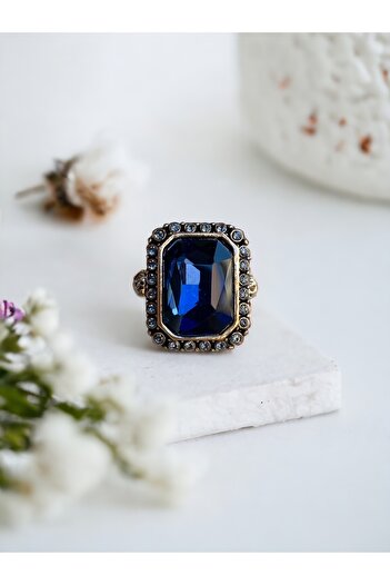 FAYRA ACCESSORIES Baguette Ring - Crystal Stone Detailed