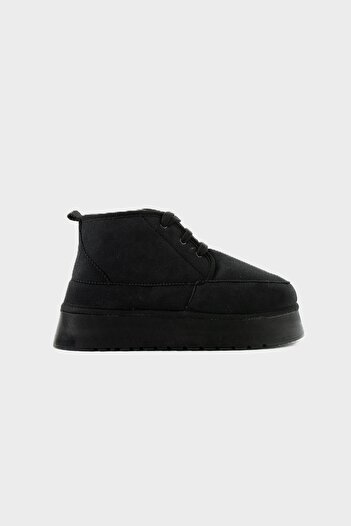 selinshoes Black Women's Boots - Lace-Up, Thick Sole and Fur Inside