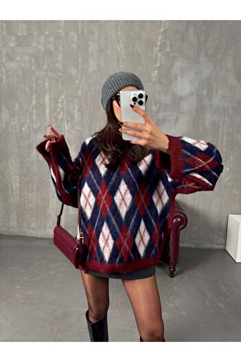 Nimas Women's Slit Diamond Patterned Oversize Sweater