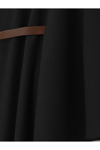 Modamorfo Stamped Poncho with Buttons on the Shoulder and Waist Belt -Black