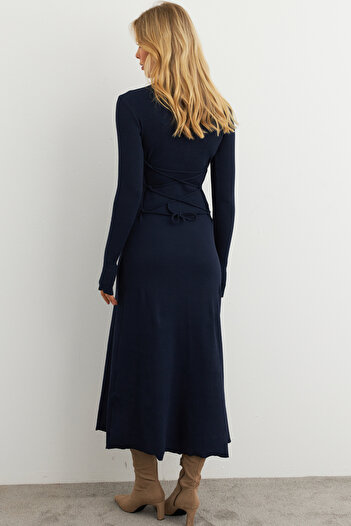 Cool & Modest Rochie midi cu camisole cu cravată albastru bleumarin pentru femei MFRY2268