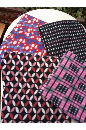 aktarteks 10 Pieces of Fleece Blankets for Stray Animals