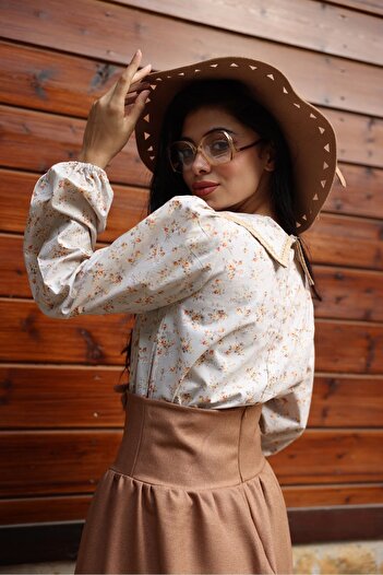 KÜÇÜĞÜM BUTİK Vintage Krem-Kahve Çiçekli Bebe Yaka Dantelli Poplin Bluz