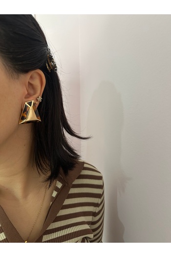 YENGEÇ Triangle Earrings