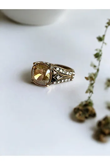 FAYRA ACCESSORIES Yellow Crystal Stone Detailed Ring