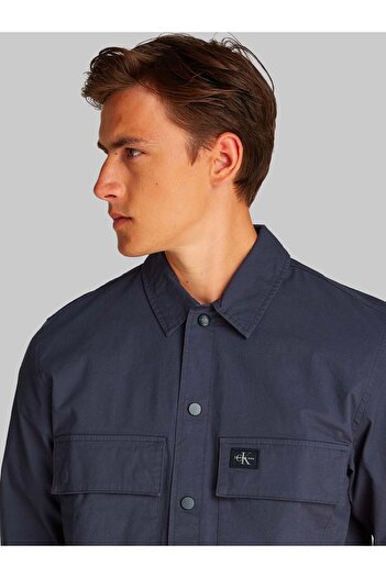 Calvin Klein Erkek Gömlek Yaka Cep Detaylı Regular Fit Lacivert Gömlek J30J327584-CGE