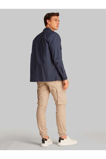 Calvin Klein Erkek Gömlek Yaka Cep Detaylı Regular Fit Lacivert Gömlek J30J327584-CGE