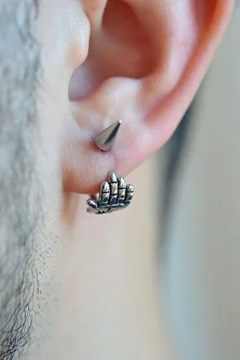 Sacce Scarves&Accessories Men's Earrings - Special Design, Evil Eye Hand Figure, Silver Color