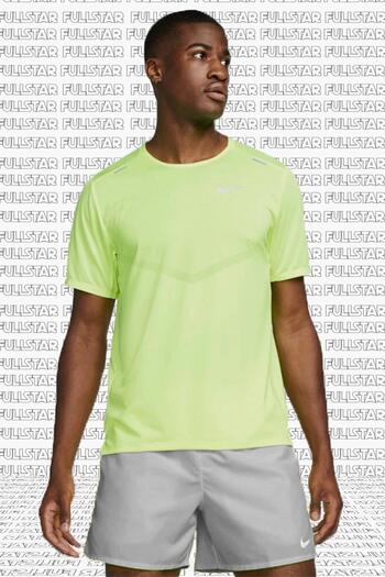 Nike Dri Fit Adv Techknit Ανδρικό μπλουζάκι για τρέξιμο με εξαιρετικά κοντό μανίκι κίτρινο