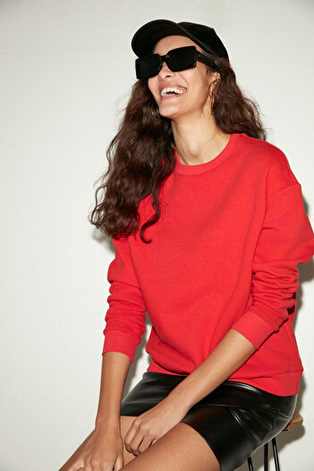 GRIMELANGE Susana Women's Crew Neck Fleece Inside Oversize Fit Basic Red Sweatshirt