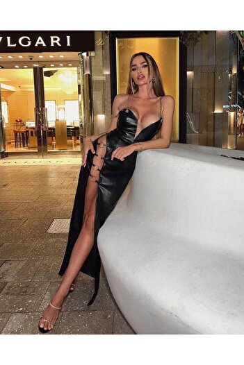 Miss İthal Likralı Deri Kumaş Zincir Askılı Halka Detay Yırtmaçlı Elbise.