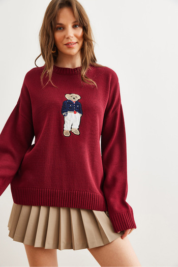Olalook Women's Burgundy Teddy Bear Applique Crew Neck Sweater Kzk- 19000940