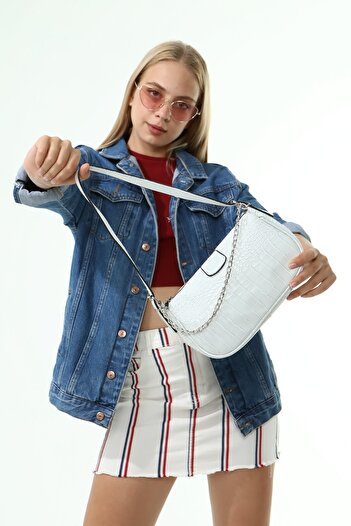 Güce White Croco Patterned Thin Chain Baguette Baguette Bag Gc011501k