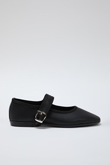 TRENDYOL SHOES Black Textured Mary Jane Buckle Women's Almond Toe Ballerinas Takss25Be00001