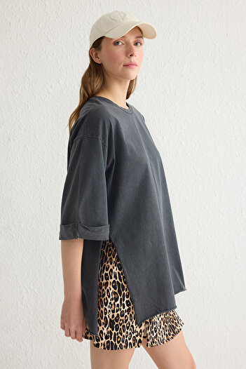 Trendyol Collection Μπλουζάκι Boyfriend ασύμμετρης κοπής - Anthracite, 100% βαμβάκι, διπλό μανίκι, TWOSS20TS0828