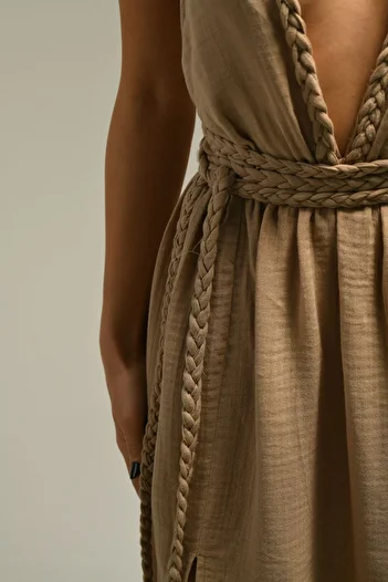 Tfifty Bohemian Helen Model - Φόρεμα με λουράκι, πλεκτό κορδόνι και σχισμή