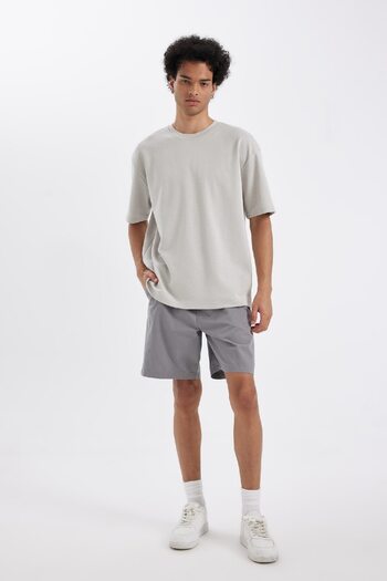 DeFacto Übergroßes, weites, kurzärmliges Basic-T-Shirt aus schlichtem, schwerem Stoff mit Rundhalsausschnitt X3926az24au