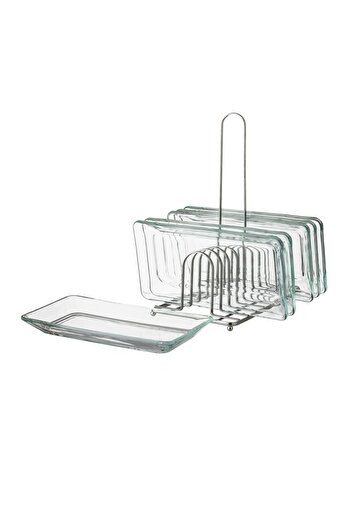 Dania A set of serving dishes with a stand