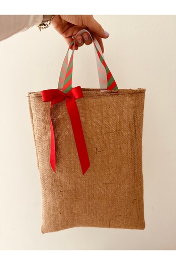 White Alamode 28X40 Gift Package