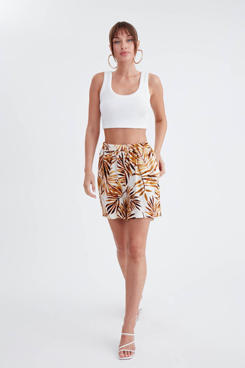 Vitrin Patterned and Elastic Waist Shorts