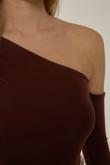 Hiccup Drape Detaylı Asimetrik Yaka Esnek Body