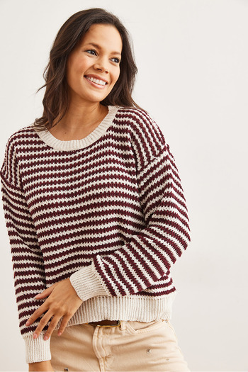 Olalook Women's Burgundy Crew Neck Striped Openwork Knitwear Sweater Kzk- 19000947