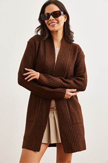 Olalook Women's Bitter Coffee Pocket Collar Detailed Soft Textured Knitwear Cardigan Hrk- 19000322
