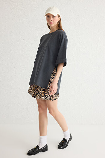 Trendyol Collection Μπλουζάκι Boyfriend ασύμμετρης κοπής - Anthracite, 100% βαμβάκι, διπλό μανίκι, TWOSS20TS0828
