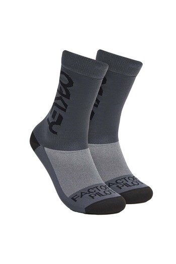 Oakley Factory Pilot Mtb Socks Ανδρικές κάλτσες γκρι ΑΝΔΡΙΚΕΣ ΚΑΛΤΣΕΣ FOS900880