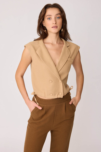 Vitrin Buttoned Front Gathered Waist Knitwear Vest