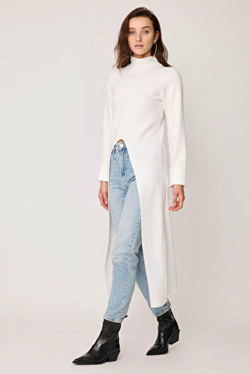 Vitrin Deep Slit Knitted Blouse