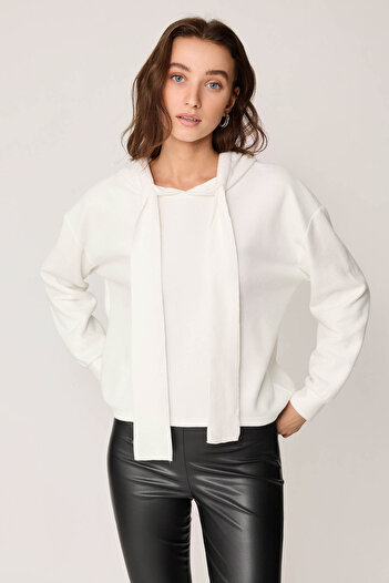 Vitrin Thick Lace-Up Hooded Blouse