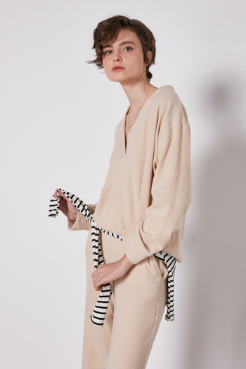 Vitrin V-Neck Sleeve Banded Blouse