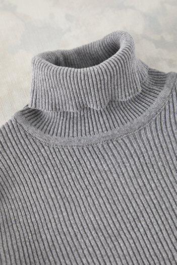 Trendyol Collection Dark Gray Fitted Turtleneck Solid Sweater Tmnaw20Mg0031