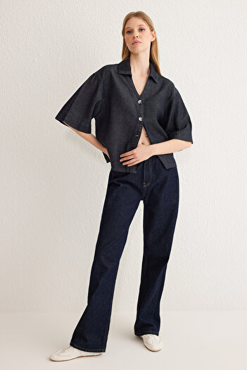 Trendyol Collection Темно-синя 100% джинсова сорочка з V-подібним вирізом TWOSS25GO00001 від TencelTM