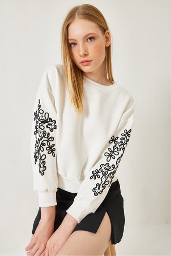 Bianco Lucci Women's Sweatshirt with Embroidery Sleeves 60601029