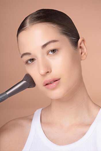 Alix Avien Foundation Brush - Foundation Brush