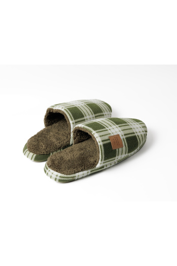 KAPVOE Plaid Checked Comfort Slippers with Fleece Anti-Slip Sole and Plush Inside Detail