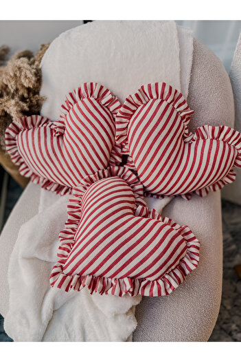 KaiHome Lovely Heart Ruffled Linen Padded Pillow / Throw Pillow