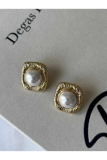 ringbox Gold White Pearl Quadrilateral Earrings