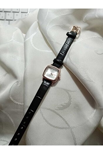 QUARTZ Snake Skin.. Black Color.. Minimal Oval Women's Watch ... Rose Case ..- 0034