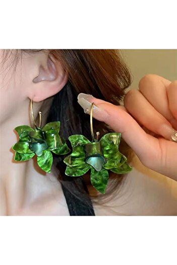 Pelin Aksesuar Green Mother of Pearl Big Flower Earrings