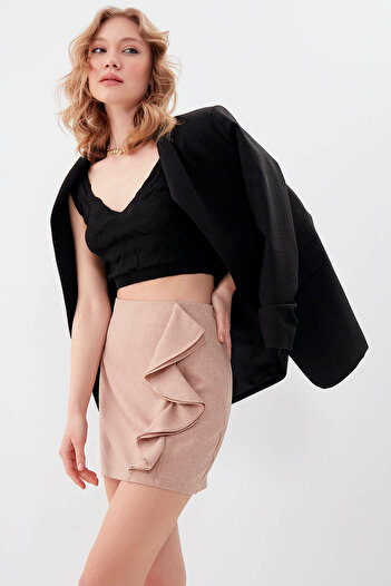 Vitrin Side Zipper Ruffle Mini Skirt