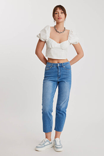 Vitrin Slim Fit Crop Mom Jean